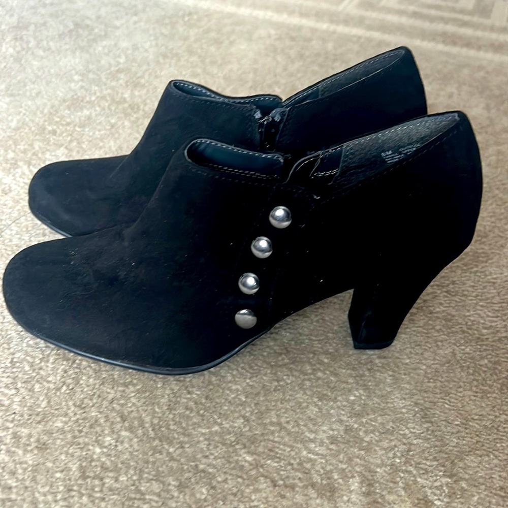 Black - Woman Size 8 - Ankle booties w/ Heel
